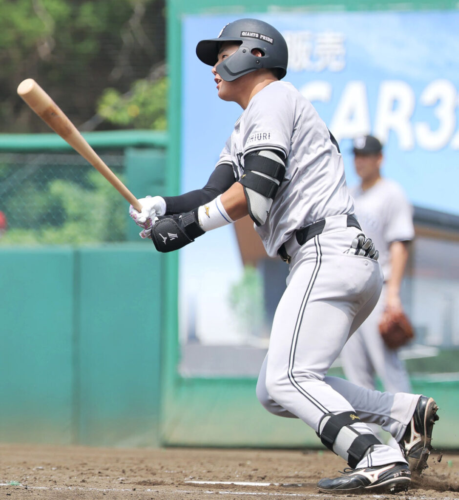 【巨人】ドラフト1位・石塚裕惺が148キロ直球を左翼フェンス直撃の逆転二塁打…2軍西武戦(スポーツ報知) – Yahoo!ニュース – Yahoo!ニュース 【巨人】ドラフト1位・石塚裕惺が148キロ直球を左翼フェンス直撃の逆転二塁打…2軍西武戦(スポーツ報知) - Yahoo!ニュース - Yahoo!ニュース