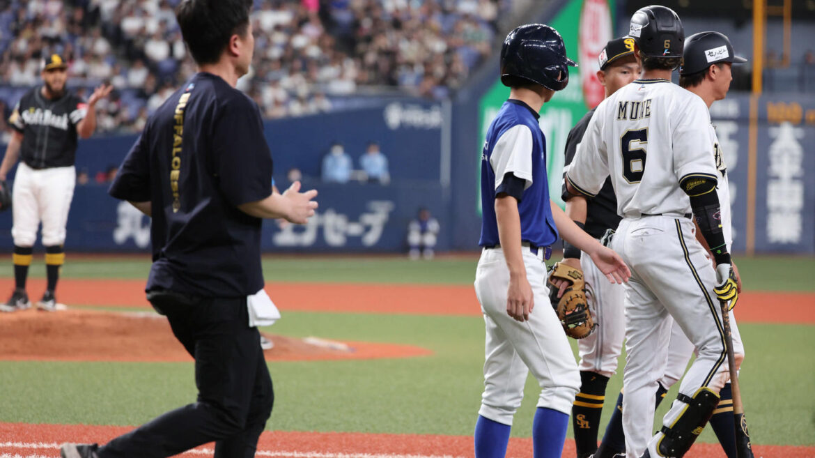 【ソフトバンク】場内騒然…ヘルナンデスが宗佑磨に死球与えてにらみ合い 両チームに警告（日刊スポーツ） - Yahoo!ニュース - Yahoo!ニュース