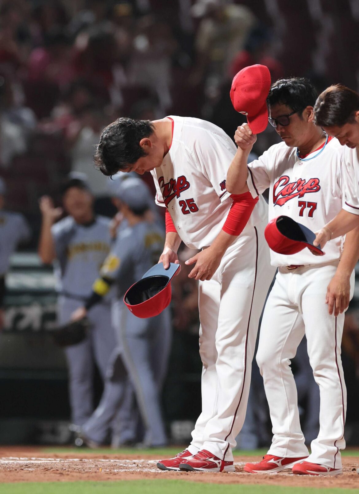 新井広島44年ぶり屈辱 逆転直後に大暗転の阪神戦8連敗 新井監督「(選手は)しっかり頑張ってくれている」(デイリースポーツ) – Yahoo!ニュース – Yahoo!ニュース 新井広島44年ぶり屈辱 逆転直後に大暗転の阪神戦8連敗 新井監督「(選手は)しっかり頑張ってくれている」(デイリースポーツ) - Yahoo!ニュース - Yahoo!ニュース