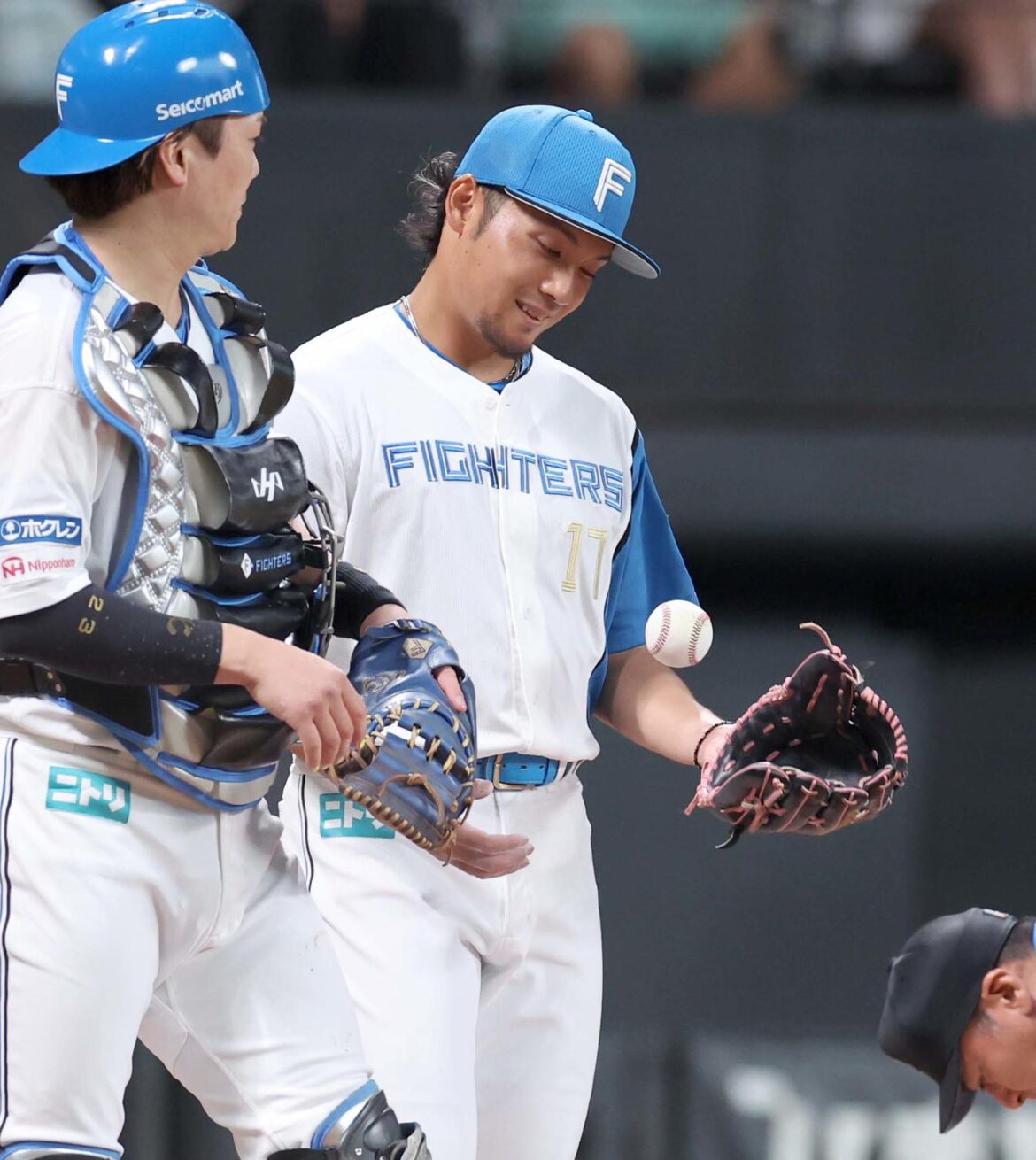 【日本ハム】伏見寅威の絶妙タッチ＆アピールで追加点防ぐ セーフ判定がアウトに（日刊スポーツ） - Yahoo!ニュース - Yahoo!ニュース