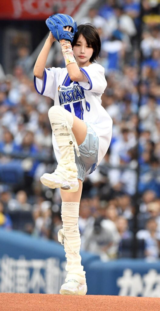DeNA戦 あのちゃんのストライク投球に観客どよめく 自身3年連続の始球式で進化披露、跳びはねて喜ぶ(デイリースポーツ) – Yahoo!ニュース – Yahoo!ニュース DeNA戦 あのちゃんのストライク投球に観客どよめく 自身3年連続の始球式で進化披露、跳びはねて喜ぶ(デイリースポーツ) - Yahoo!ニュース - Yahoo!ニュース