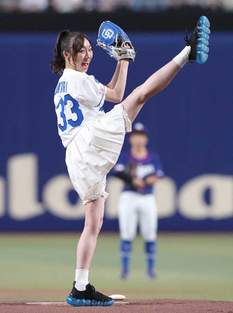 中日ファンの元SKE・須田亜香里 豪快足上げからノーバン投球に大歓喜！地元で始球式（スポニチアネックス） - Yahoo!ニュース - Yahoo!ニュース