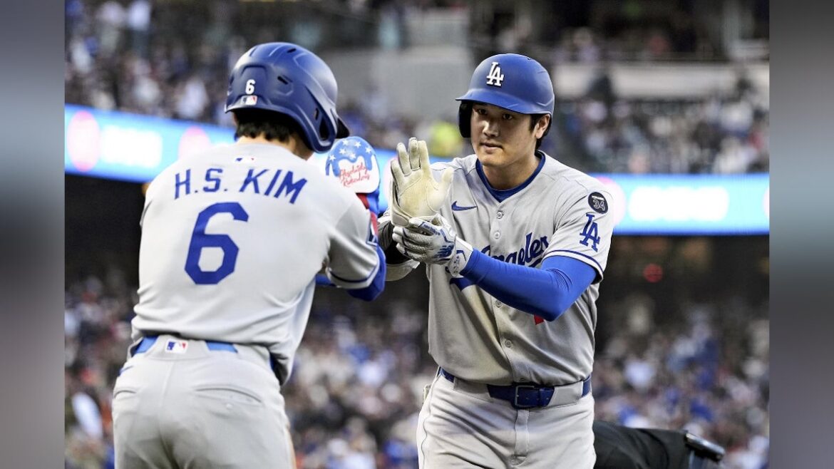 ドジャース大谷翔平、日本人選手初の「スプラッシュ・ヒット」…2試合ぶり32号は場外弾 – 読売新聞オンライン ドジャース大谷翔平、日本人選手初の「スプラッシュ・ヒット」…2試合ぶり32号は場外弾 - 読売新聞オンライン