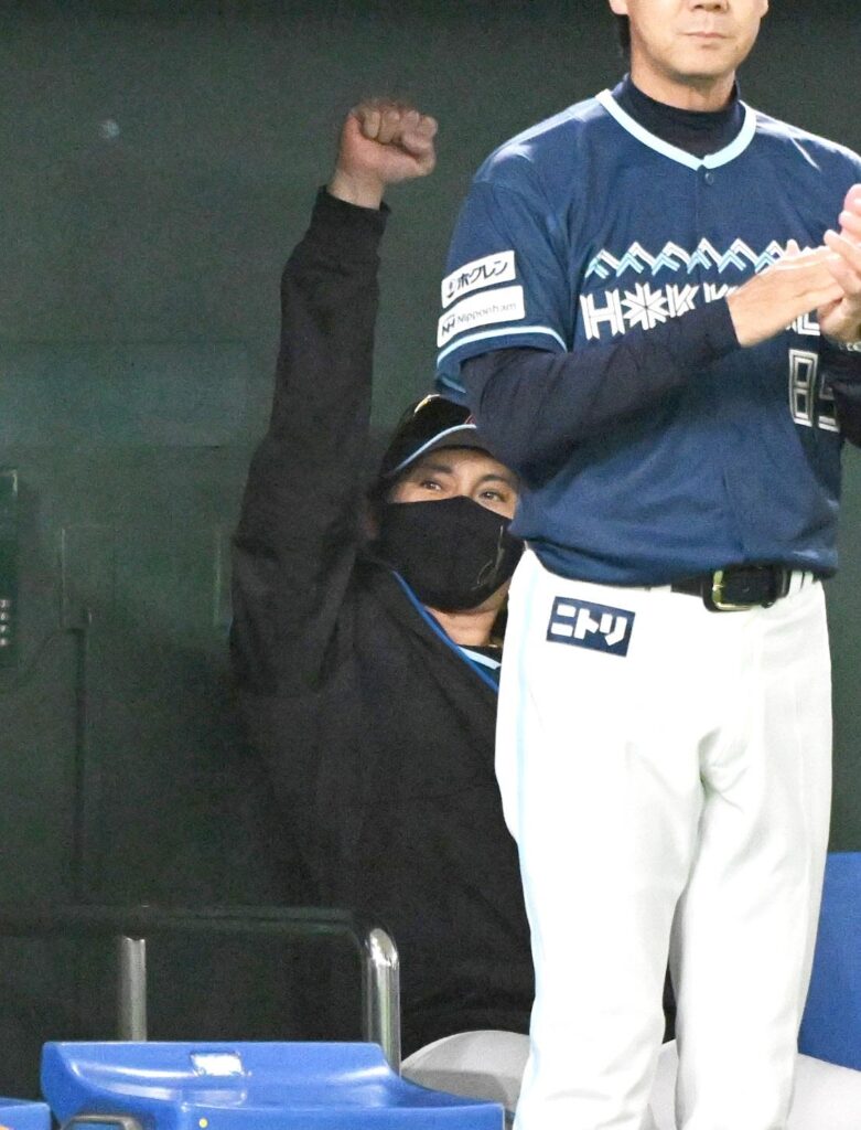 日本ハム・新庄監督 達完投の舞台裏「加藤コーチが『ボスならどうします』って（笑）」被弾のネビンに回る打順も「成長成長、行かせようって」（デイリースポーツ） - Yahoo!ニュース - Yahoo!ニュース