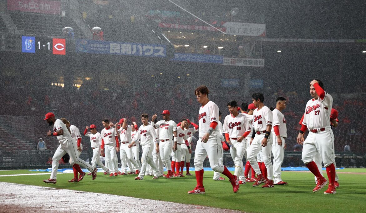 広島－ＤｅＮＡ戦は異例の３度の降雨中断 計２時間２１分 六回途中に降雨コールド 終了は午後１０時１６分（デイリースポーツ） - Yahoo!ニュース - Yahoo!ニュース