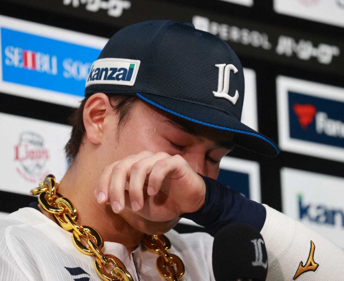 西武・長谷川 涙のお立ち台 愛犬の死明かす「突然の事故で…近くで戦ってくれたんじゃないかと」（スポニチアネックス） - Yahoo!ニュース - Yahoo!ニュース