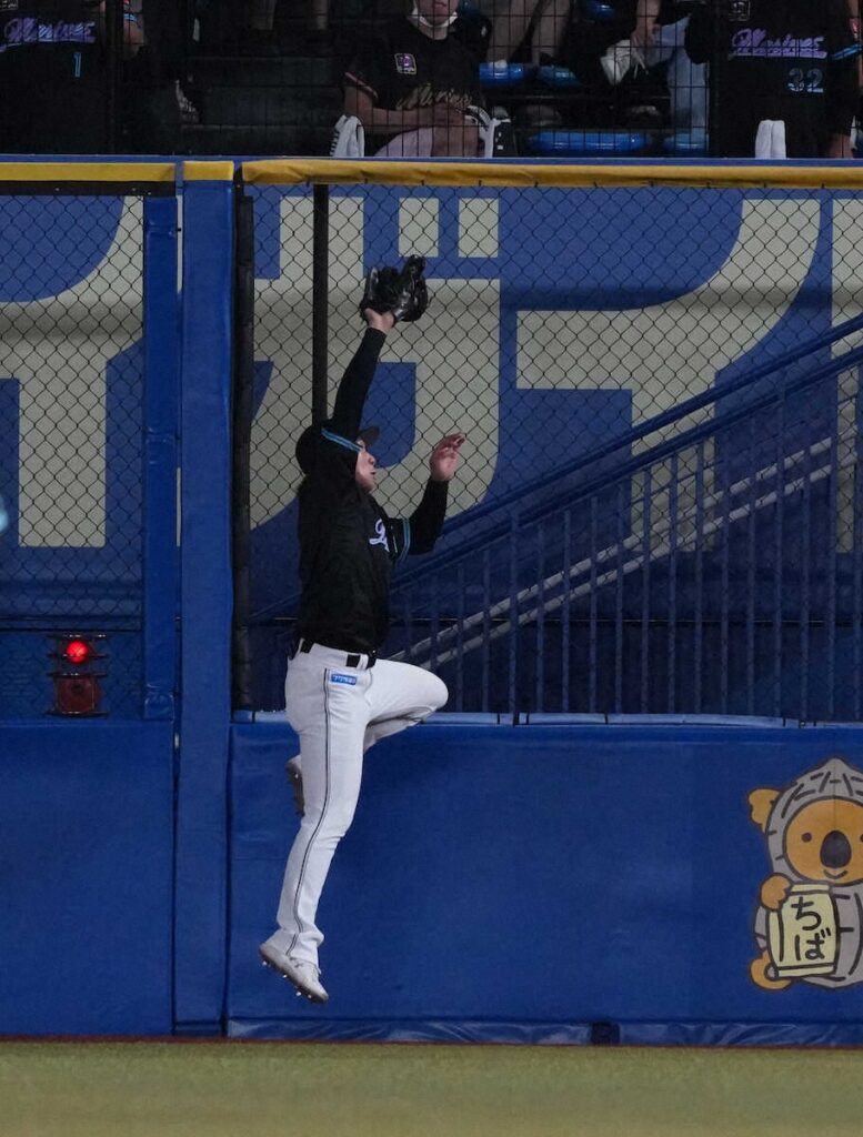 ロッテのイケメン25歳外野手がアウトカウント間違えるハプニング「面白すぎる」「可愛い」（スポニチアネックス） - Yahoo!ニュース - Yahoo!ニュース