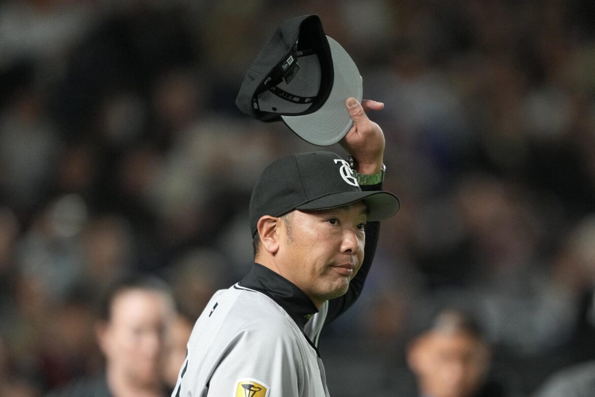 「辛抱するのも監督の務め。コーチがフォローせよ」阿部監督が見逃し三球三振＆バント失敗の泉口を3回で“懲罰交代”も最下位ヤクルトに痛恨の逆転負け…巨人大物OBが“モノ申す”（RONSPO） - Yahoo!ニュース - Yahoo!ニュース