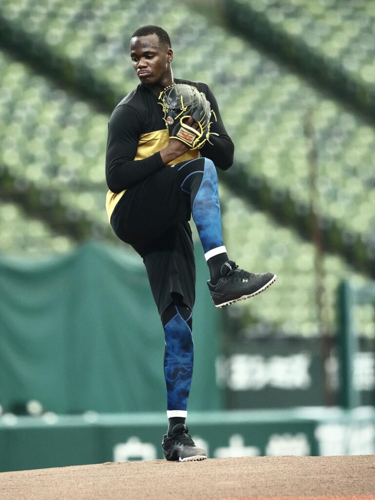 【ソフトバンク】ベルーナドームで投手練習 モイネロ、東浜、大津で前半戦ラストを締めくくり（日刊スポーツ） - Yahoo!ニュース - Yahoo!ニュース