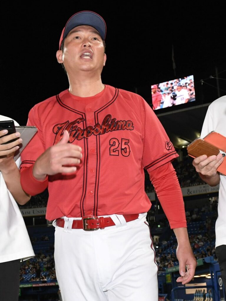 広島・新井監督 坂倉交代の理由は怠慢走塁 三回の捕邪飛で「明らかなファウルではないから走っておかないと」「取り組む姿勢が一番出るところ」(デイリースポーツ) – Yahoo!ニュース – Yahoo!ニュース 広島・新井監督 坂倉交代の理由は怠慢走塁 三回の捕邪飛で「明らかなファウルではないから走っておかないと」「取り組む姿勢が一番出るところ」(デイリースポーツ) - Yahoo!ニュース - Yahoo!ニュース