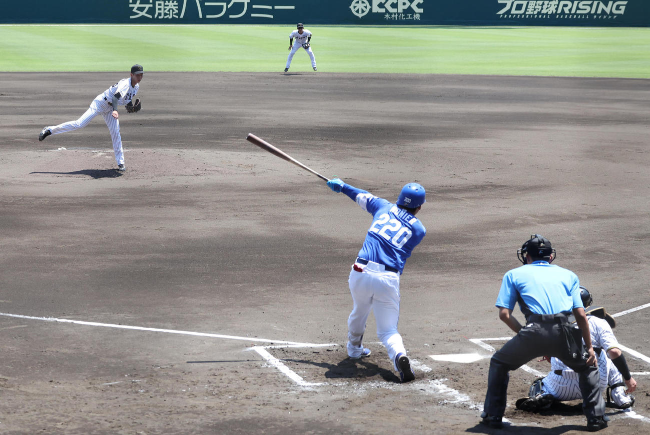 6月29日　ウエスタン中日戦で、モニエルから空振り三振を奪う今朝丸