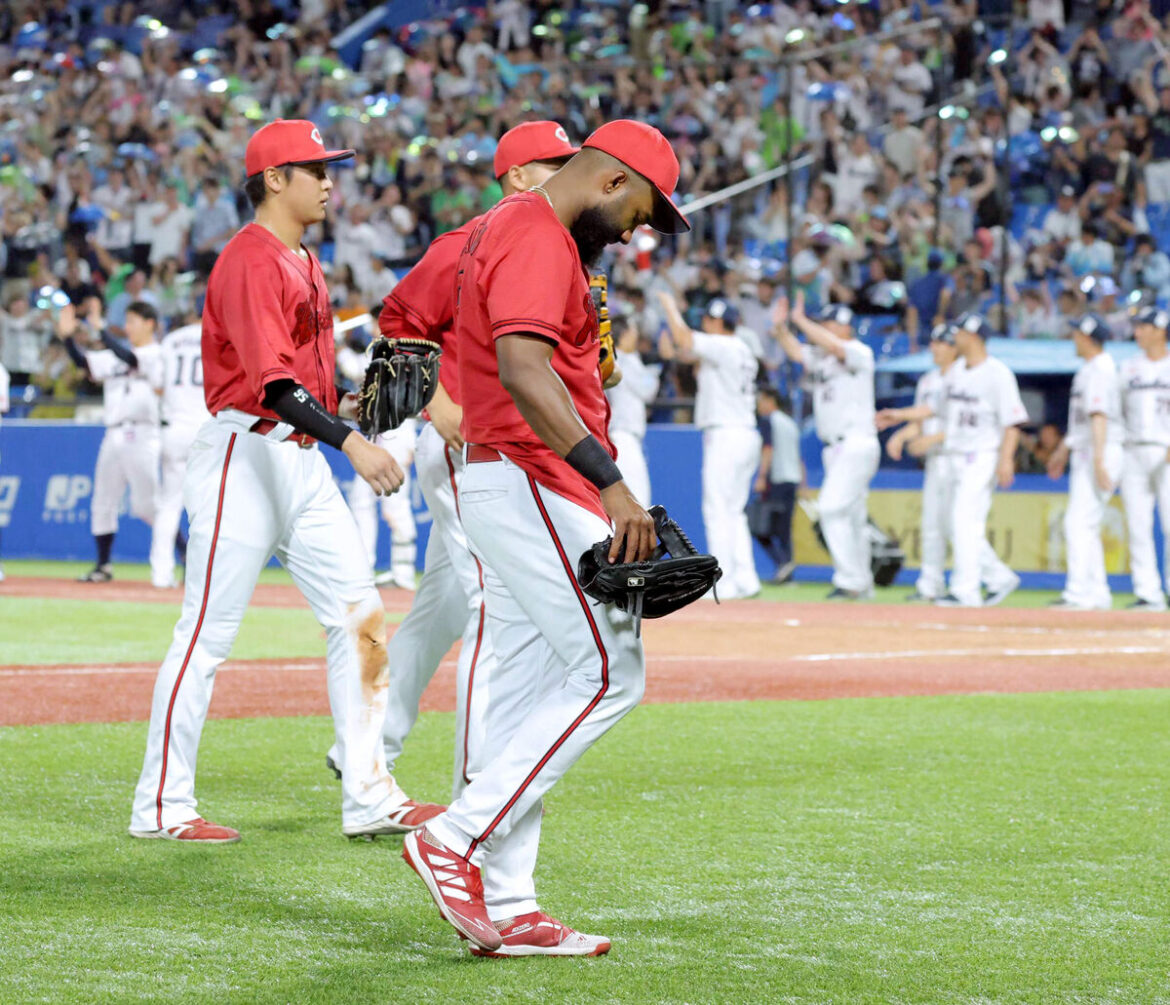 【広島】リプレー検証弾で悪夢のサヨナラ負け 敵地６連敗の借金７で前半戦終了（スポーツ報知） - Yahoo!ニュース - Yahoo!ニュース