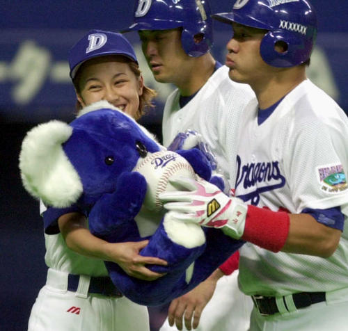 「ドアラ人形」