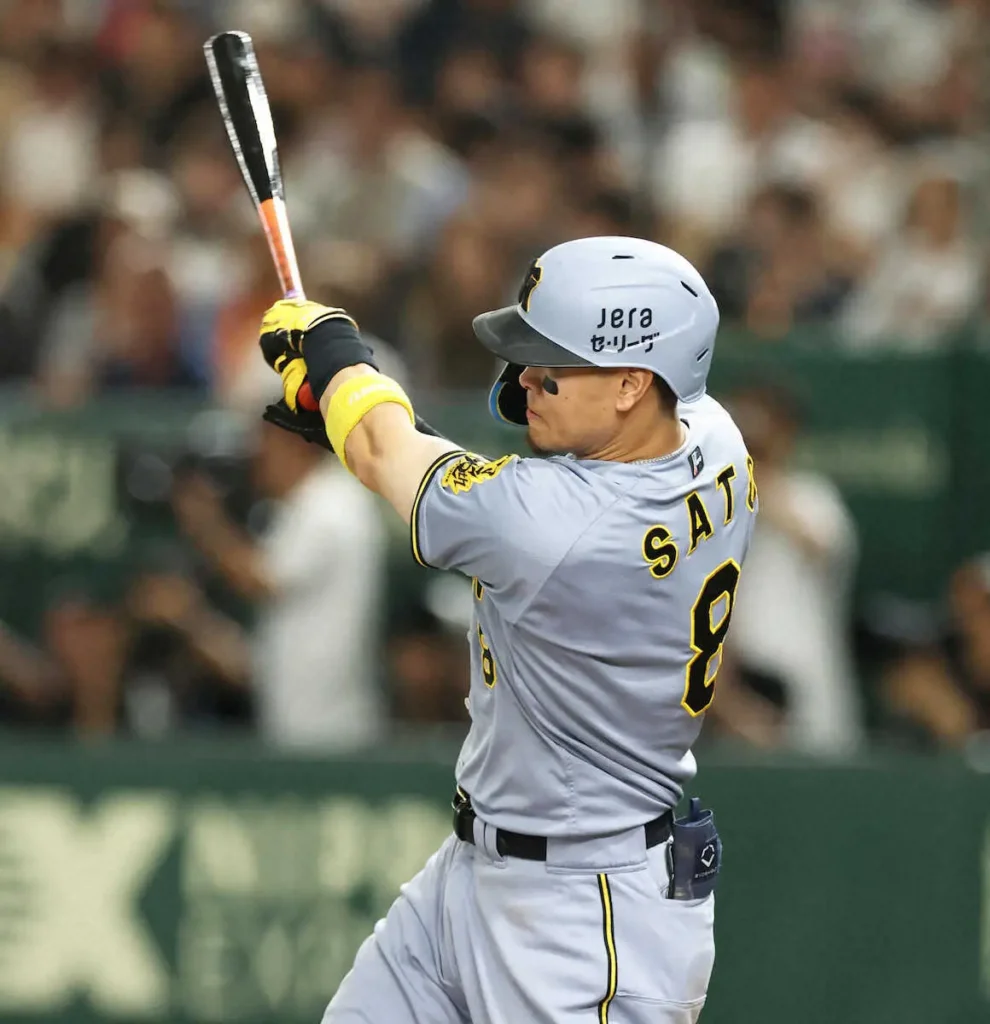 阪神・佐藤輝明　本塁打、打点の2冠で前半戦ターン「全体的に良い戦いはできた」　初の本塁打王へ独走だ - スポニチ Sponichi Annex 野球