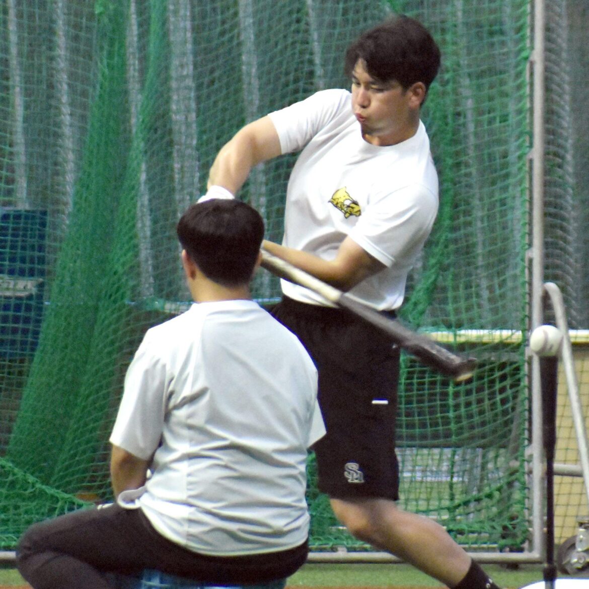 右脇腹痛のソフトバンク栗原陵矢、2日連続のティー打撃 「戻ったときに戦力になれるか」 チームは首位日本ハムと2差ターン（西スポWEB OTTO！） - Yahoo!ニュース - Yahoo!ニュース