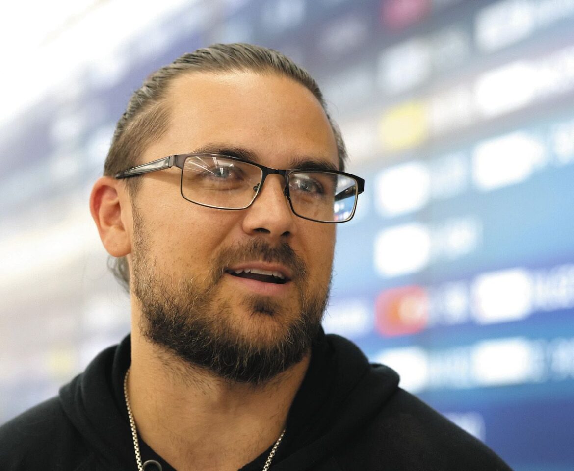 中日新助っ人のマイケル・チェイビスが来日 最大の長所はパンチ力生かしたスイング「少しでも早くチームにフィットしたい」（中日スポーツ） - Yahoo!ニュース - Yahoo!ニュース