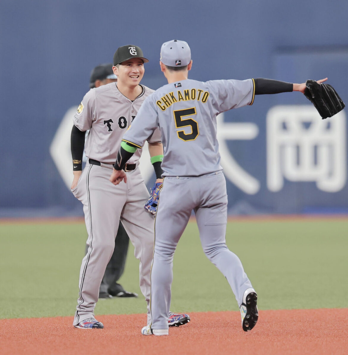 【球宴】初選出の巨人・泉口友汰が６回から途中出場 今季ブレイクの２年目遊撃手（スポーツ報知） - Yahoo!ニュース - Yahoo!ニュース