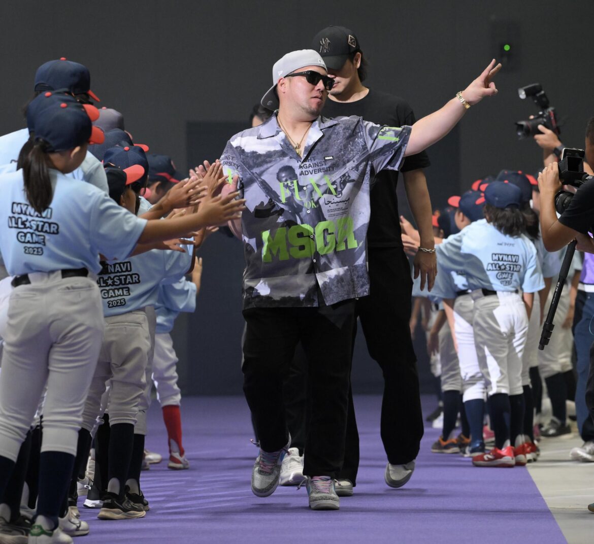 ソフトバンク 山川穂高の普段着がすごっ！「球場行くのがこの恰好」ネックレスにつけた指輪「奥さんと結婚する時に」（デイリースポーツ） - Yahoo!ニュース - Yahoo!ニュース