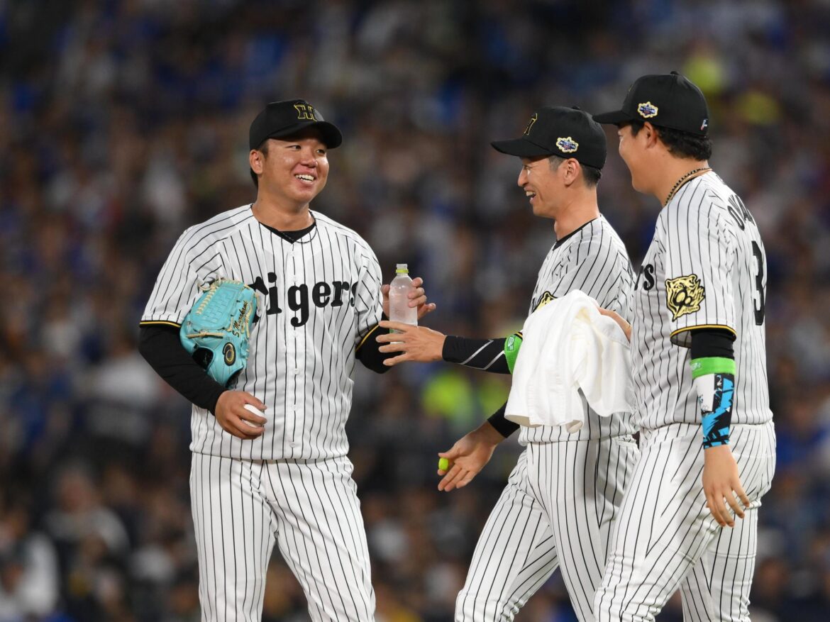 阪神・村上がまさかの6失点炎上に苦笑い ベンチのチームメートがマウンドに集まる 遅球連発も被安打7(デイリースポーツ) – Yahoo!ニュース – Yahoo!ニュース 阪神・村上がまさかの6失点炎上に苦笑い ベンチのチームメートがマウンドに集まる 遅球連発も被安打7(デイリースポーツ) - Yahoo!ニュース - Yahoo!ニュース