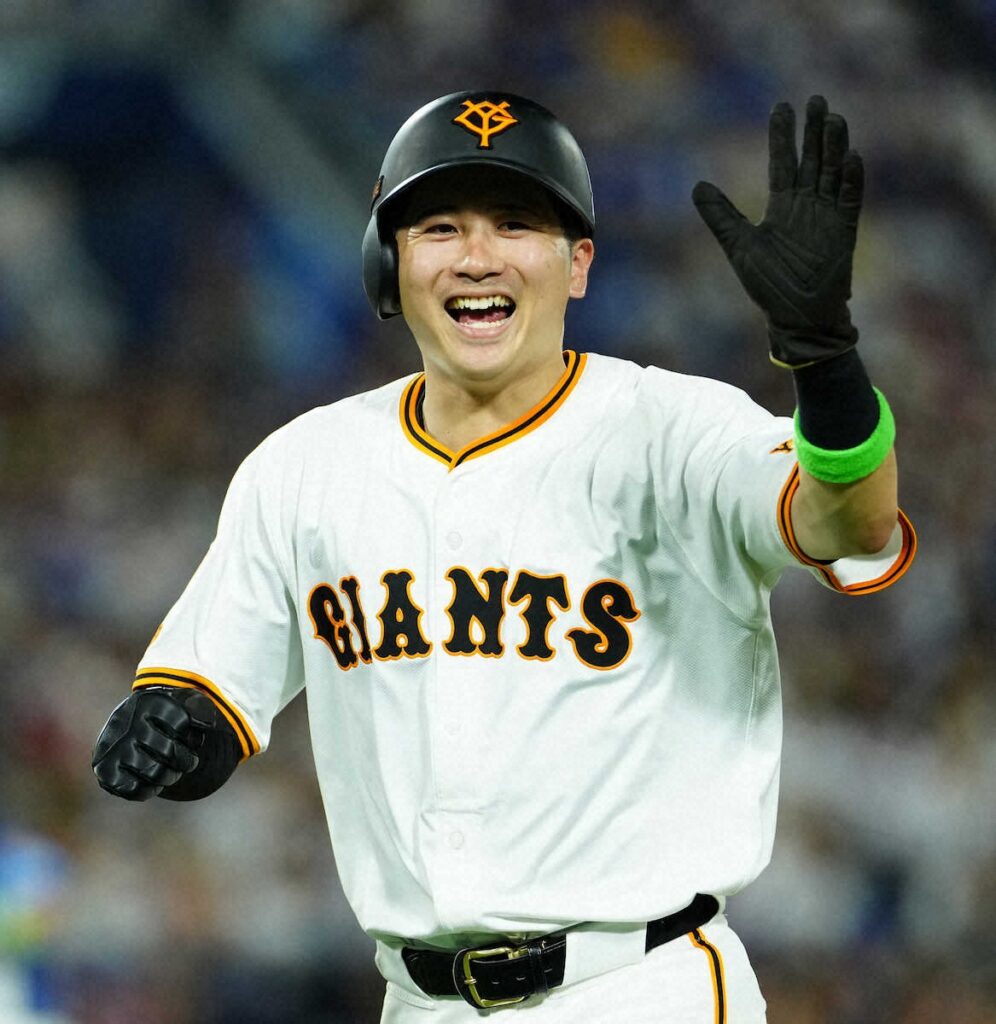 【球宴】泉口友汰は2安打1打点 吉川尚輝との巨人二遊間コンビで5安打2打点、阿部監督を喜ばせる（スポニチアネックス） - Yahoo!ニュース - Yahoo!ニュース