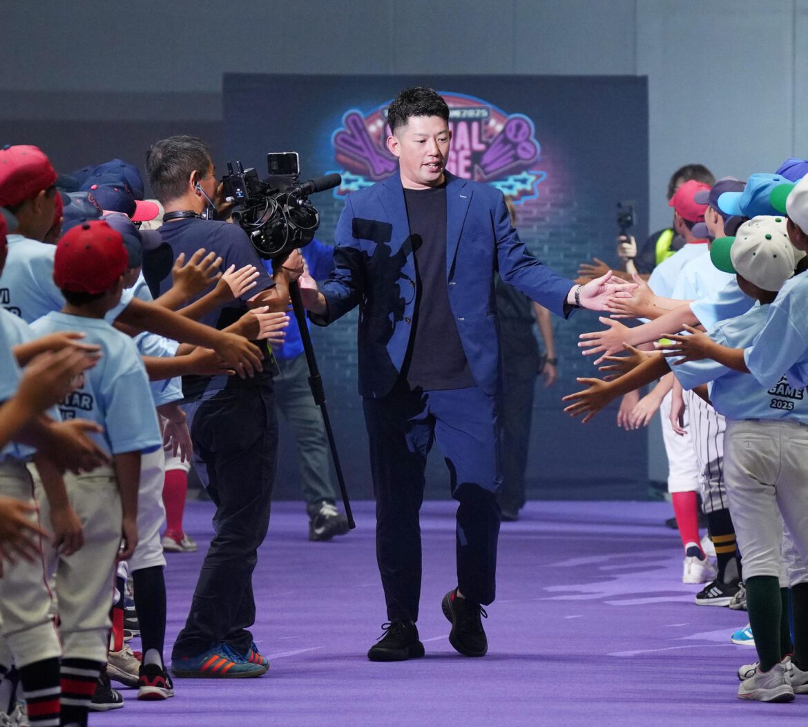 【オールスター】ヤクルト大西広樹が私服のネイビーセットアップ披露 楽天村林との再戦を心待ち（日刊スポーツ） - Yahoo!ニュース - Yahoo!ニュース