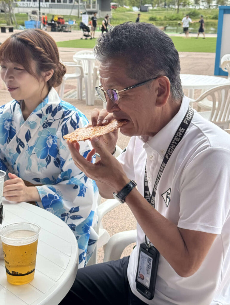 【日本ハム】小村球団社長「マジで良くない？」本社に開発指示したパリッとする一品とは？（日刊スポーツ） - Yahoo!ニュース - Yahoo!ニュース