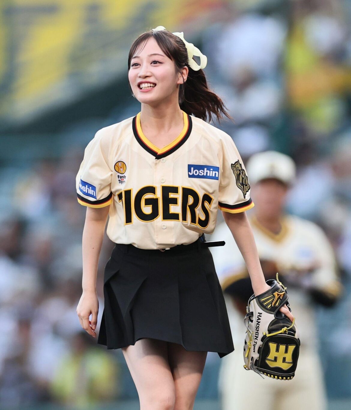 阪神 ＮＭＢ４８の川上千尋が始球式でノーバウンド投球「練習の成果が出たのかなと」 大好きなマートンの背番号「９」ユニ（デイリースポーツ） - Yahoo!ニュース - Yahoo!ニュース