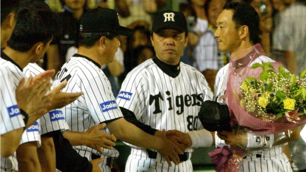 〈2004年の今日〉8月1日 : 鉄人・金本701試合連続フルイニング出場 | nippon.com