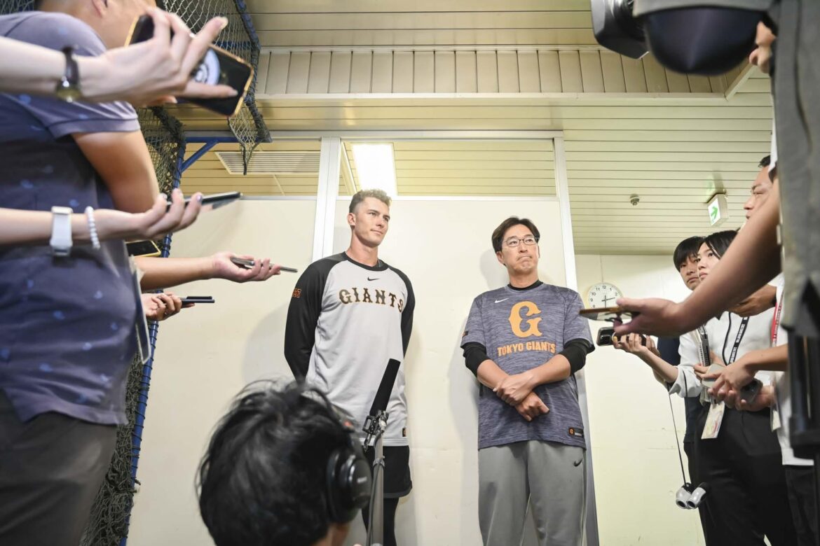 支配下登録のフルプ選手「タフさ見せる」 – giants.jp ガッツポーズを見せるフルプ選手