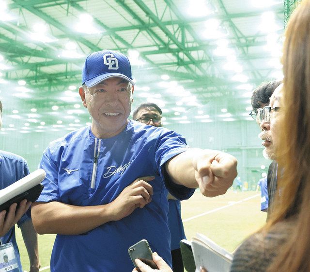 中日が阪神に勝ち越しているワケ…考えられる理由の一つが『1番&3番封じ』、近本光司と森下翔太の対中日打率は1割台:中日スポーツ・東京中日スポーツ – 中日新聞Web 練習を終え、取材に応じる中日・井上監督