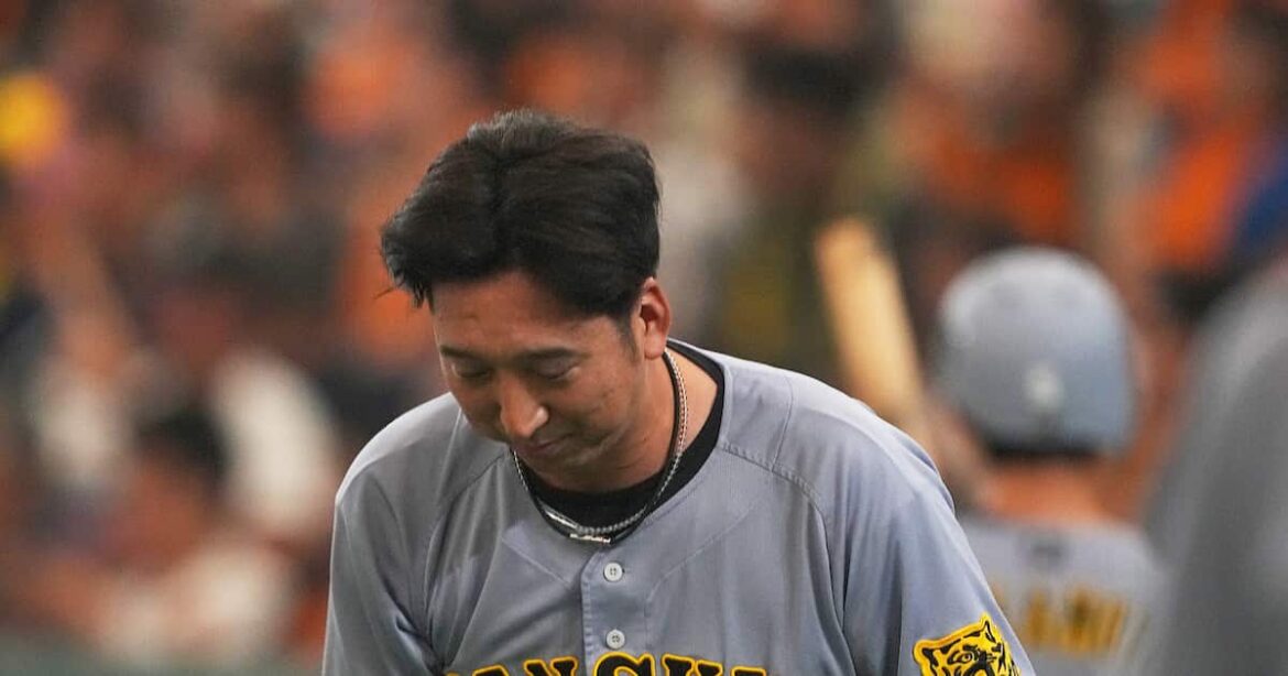 阪神・藤川球児監督、虎党からの「ハッピーバースデー」の大合唱に一礼 - サンスポ