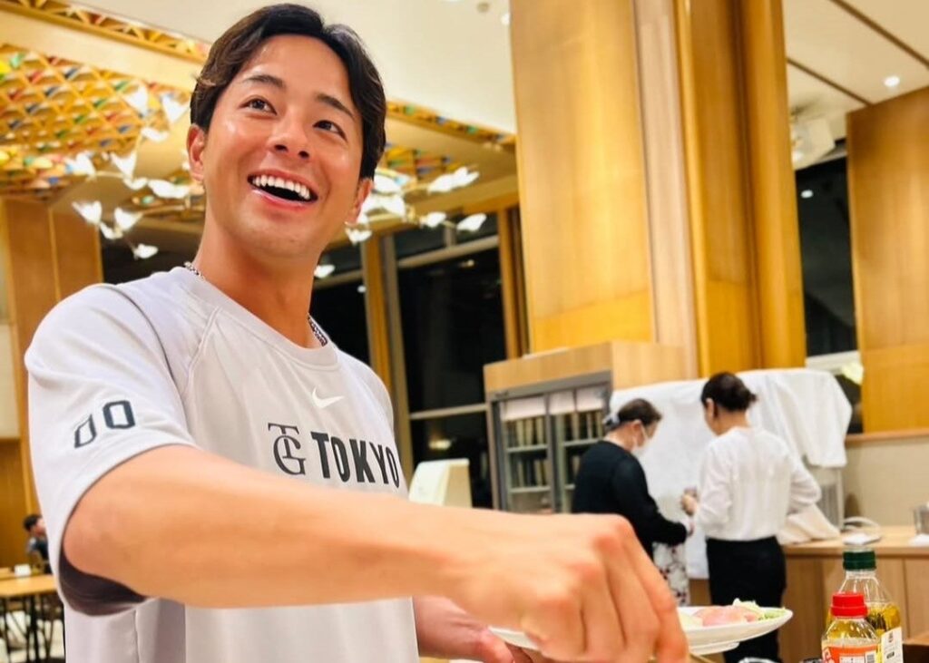 「可愛すぎてしんどい」巨人・湯浅大、“幸せ全開ショット”にファン悶絶 | 話題の投稿 | スポーツブル (スポブル)