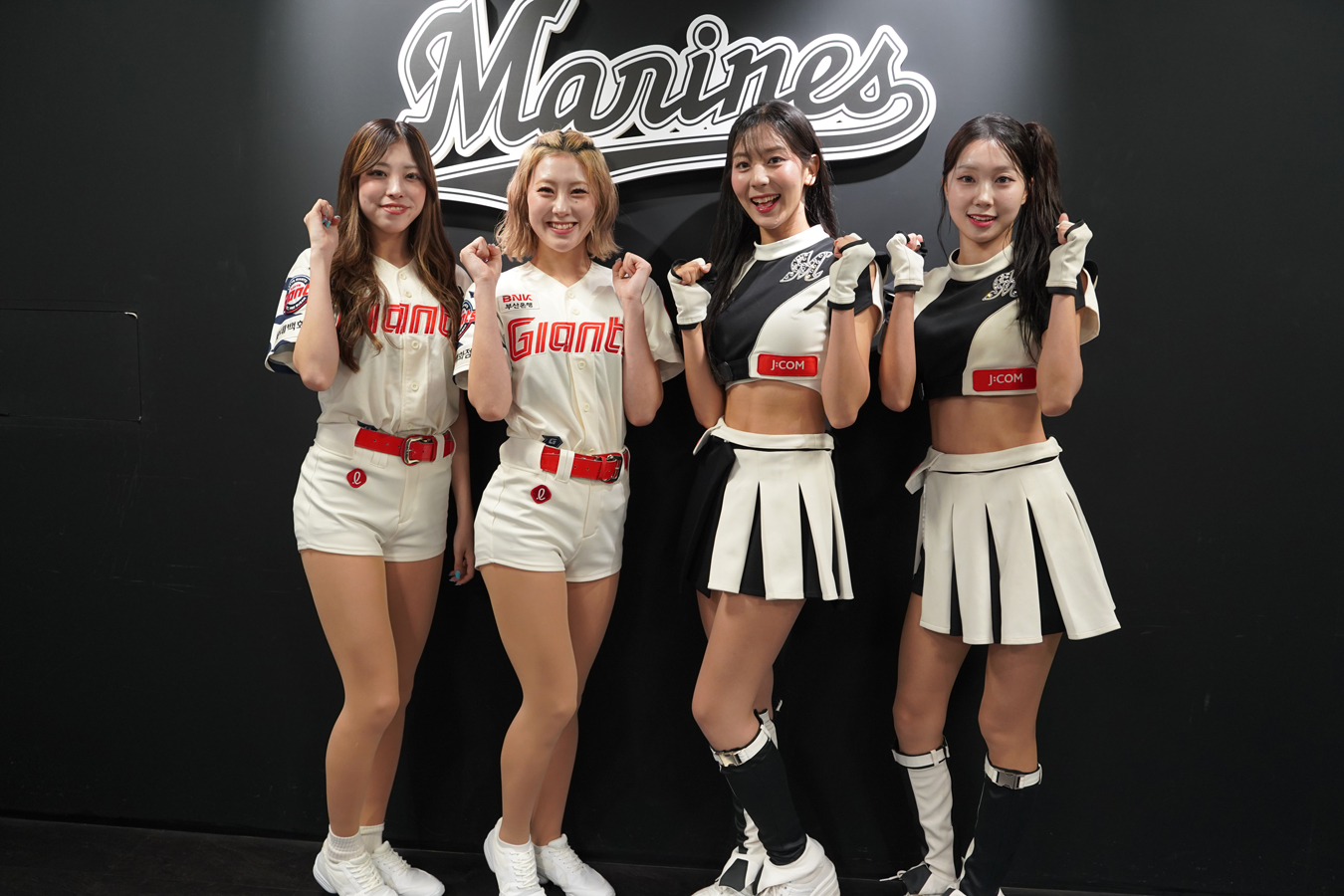 (From left) KONOMI, YUKA, Mok Na-kyung, and Park Dan-bi. They swapped costumes for each team.