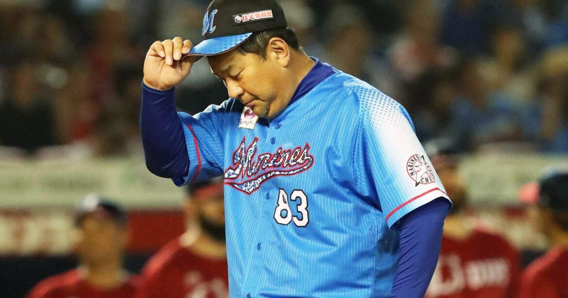 「これがプロのチームか？」ロッテ選手たちの前で新監督・伊東勤が“号泣した”真相…ブーイングに「悔しくないのか！」就任1年目の“計算外” - プロ野球 - Number Web