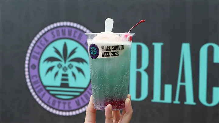 BSWオフィシャルクリームソーダ ネオンサマークリームソーダ ©PLM