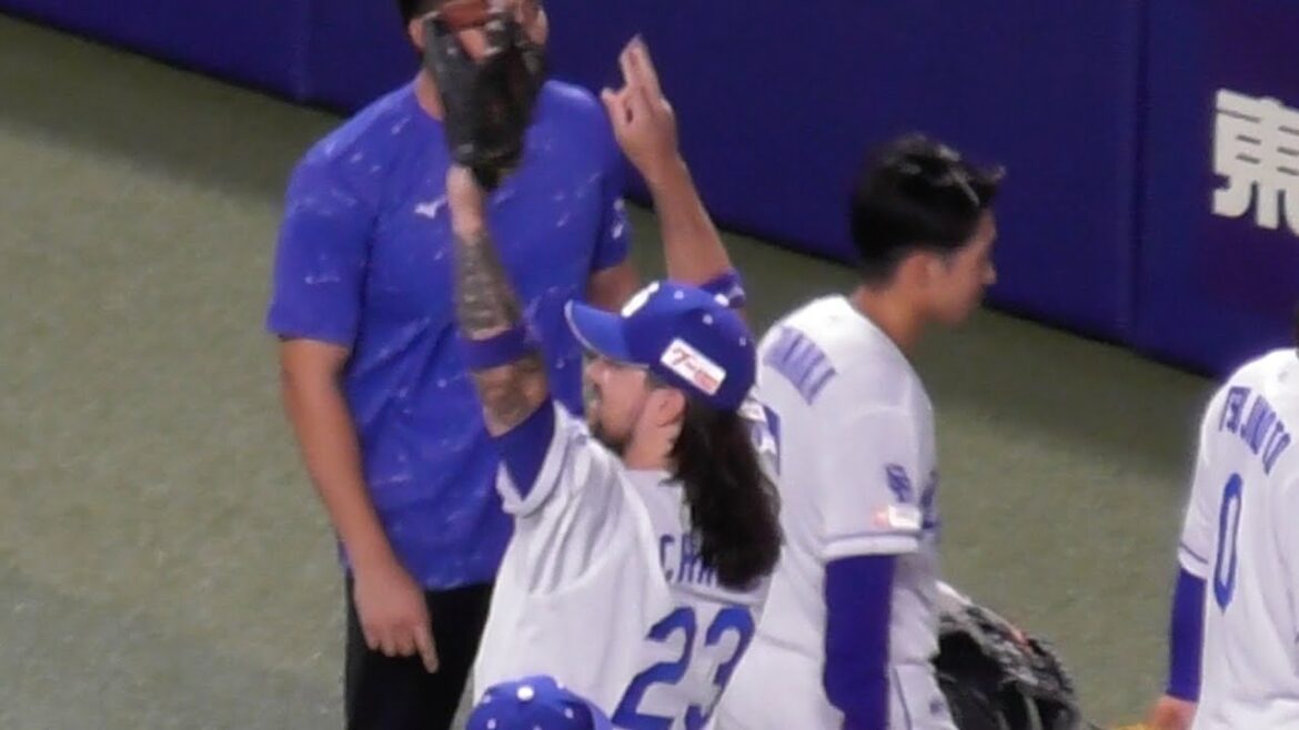 とにかく明るいチェイビス　スタメン発表でガッツポーズ　中日ドラゴンズVS読売ジャイアンツ　2025/07/31