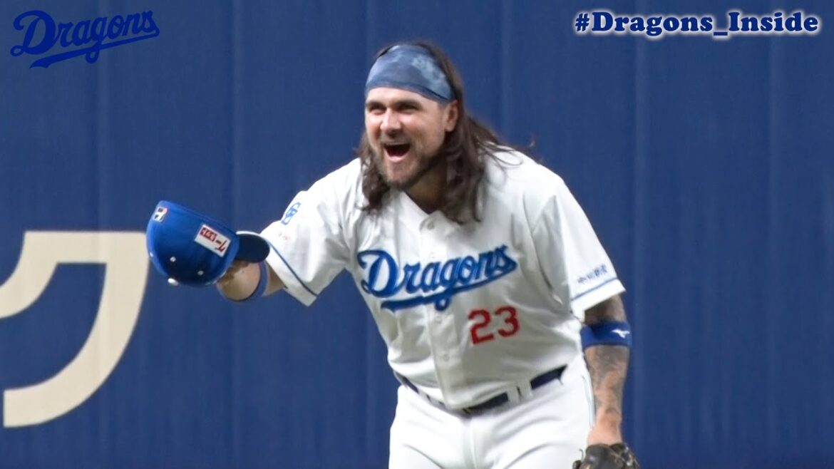 「コンニチハー！」 #チェイビス 選手の衝撃１軍デビューに密着📹試合前練習からヒーローインタビューまでたっぷりと！ #Dragons_Inside