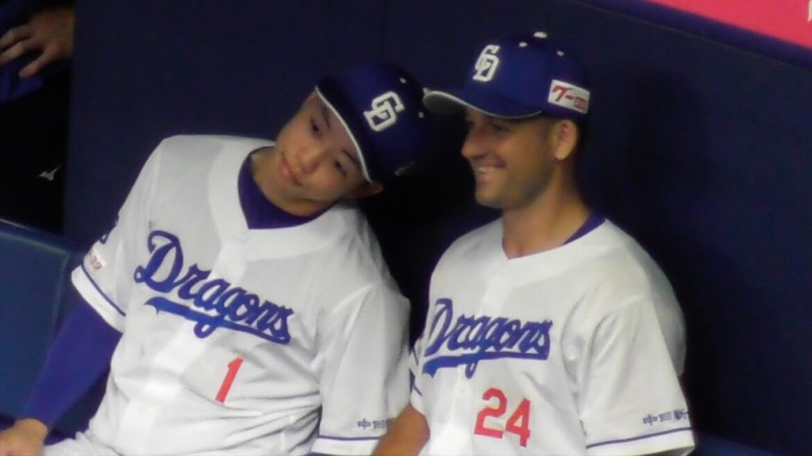 今日のヒーロー　岡林勇希とボスラー  ベンチでの可愛い2人　中日ドラゴンズVS読売ジャイアンツ　2025/07/29