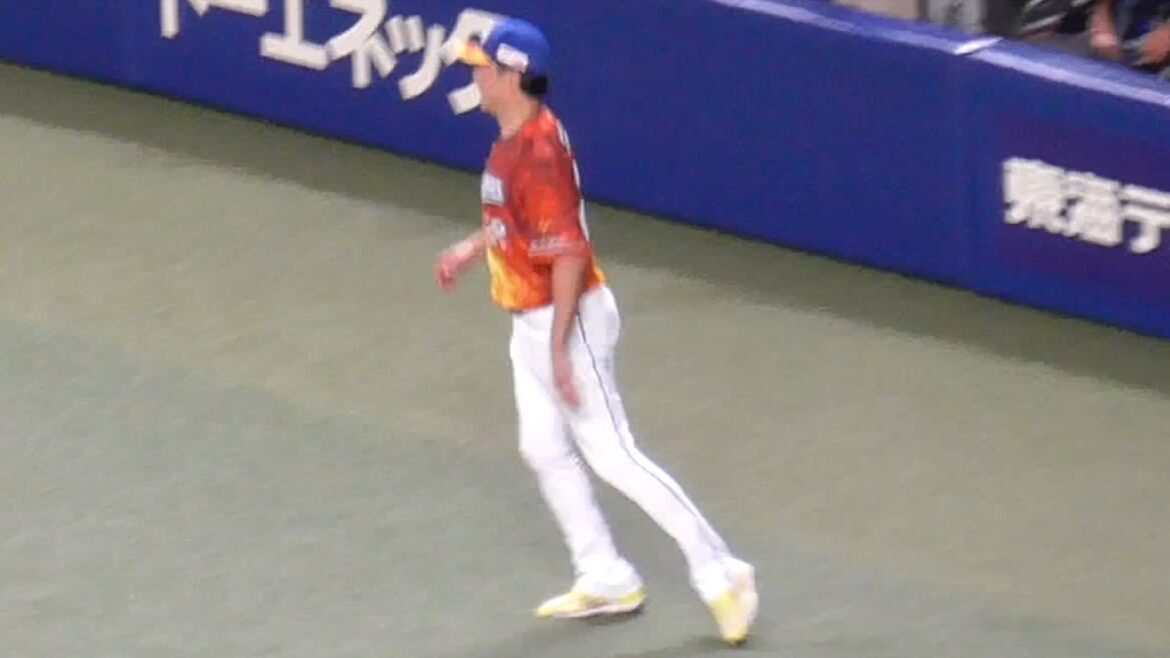 今日のヒーロー大野雄大が足を引きずってお立ち台へ 中日ドラゴンズVS東京ヤクルトスワローズ 2025/07/04 今日のヒーロー大野雄大が足を引きずってお立ち台へ 中日ドラゴンズVS東京ヤクルトスワローズ 2025/07/04