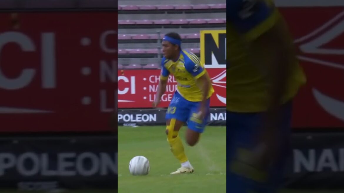 【プレー中のアクシデント!】#畑大雅 選手、転倒の際に相手監督と接触! 【プレー中のアクシデント!】#畑大雅 選手、転倒の際に相手監督と接触!