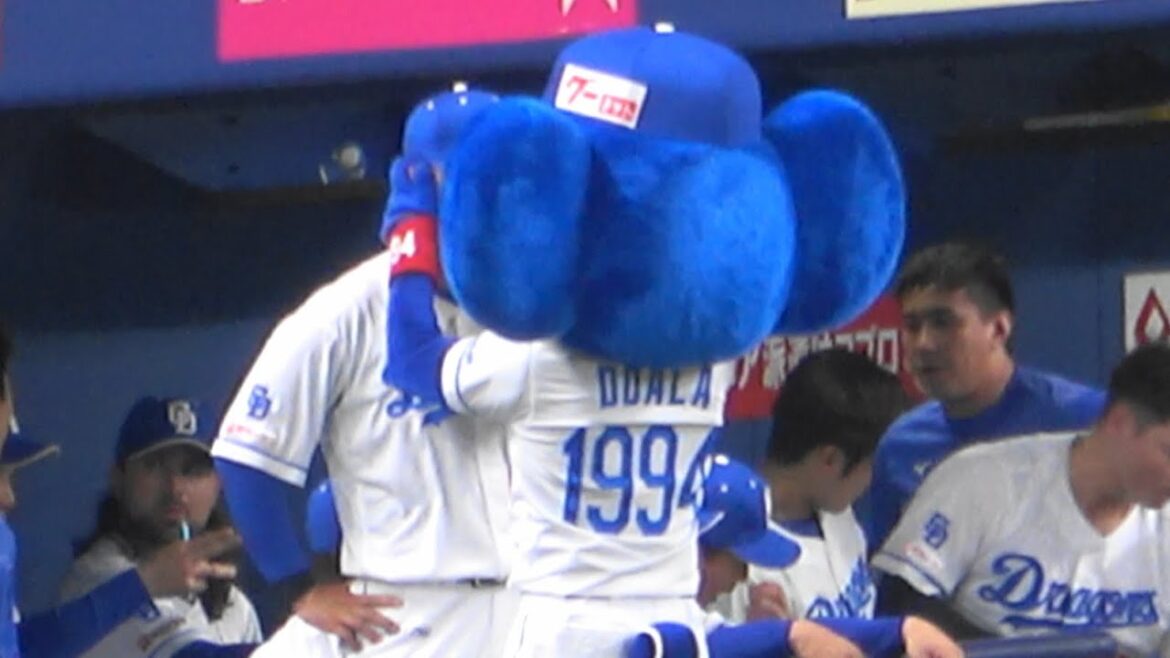 2025.08.05 石橋康太をかわいがるドアラ