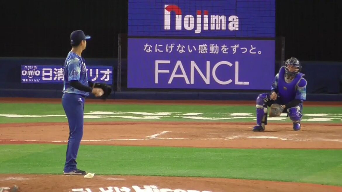 2025年8月5日 広島東洋戦・宮城 滝太 投手の準備投球（ボールデッド中）