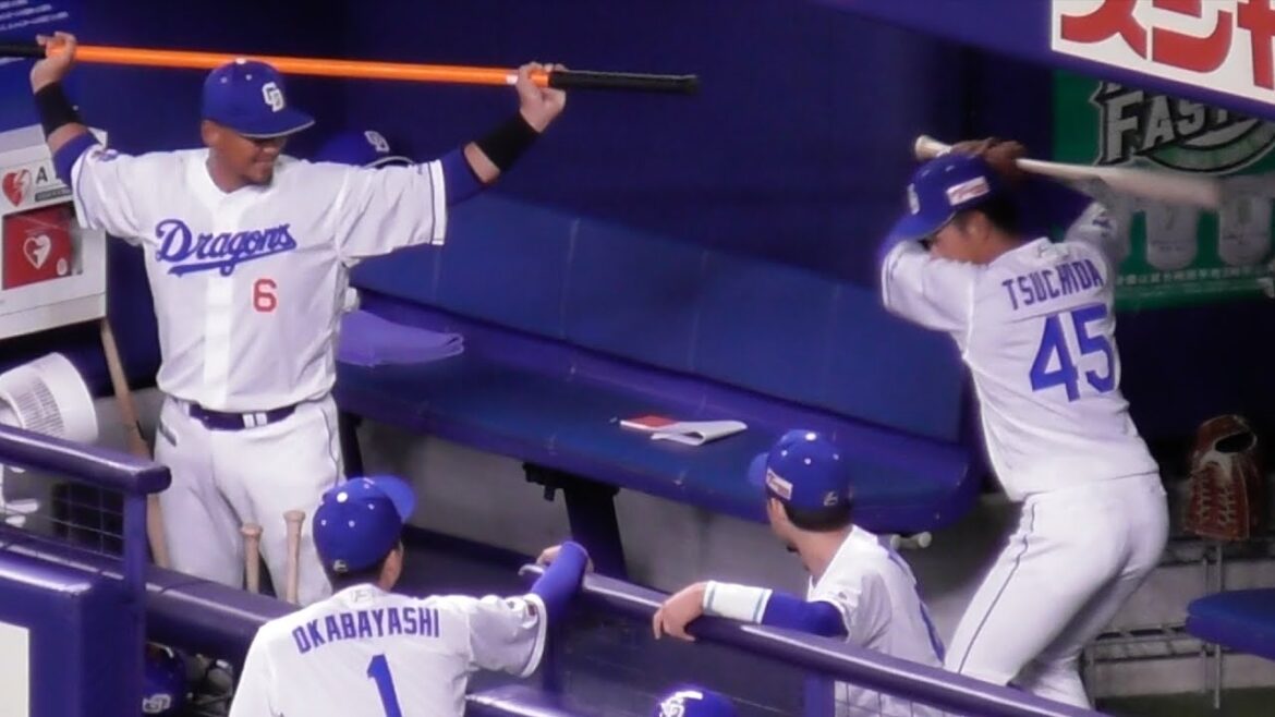 中田翔本人の目の前で そっくりなモノマネをする土田龍空　中日ドラゴンズVS広島東洋カープ　2025/08/08