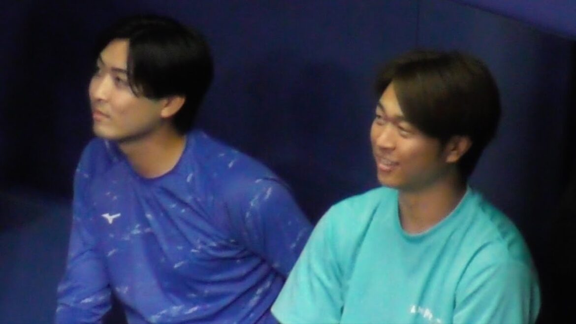 氣志團ミニライブを楽しむ髙橋宏斗 吉田聖弥らドラゴンズ選手たち 中日ドラゴンズVS広島東洋カープ 2025/08/08 氣志團ミニライブを楽しむ髙橋宏斗 吉田聖弥らドラゴンズ選手たち 中日ドラゴンズVS広島東洋カープ 2025/08/08