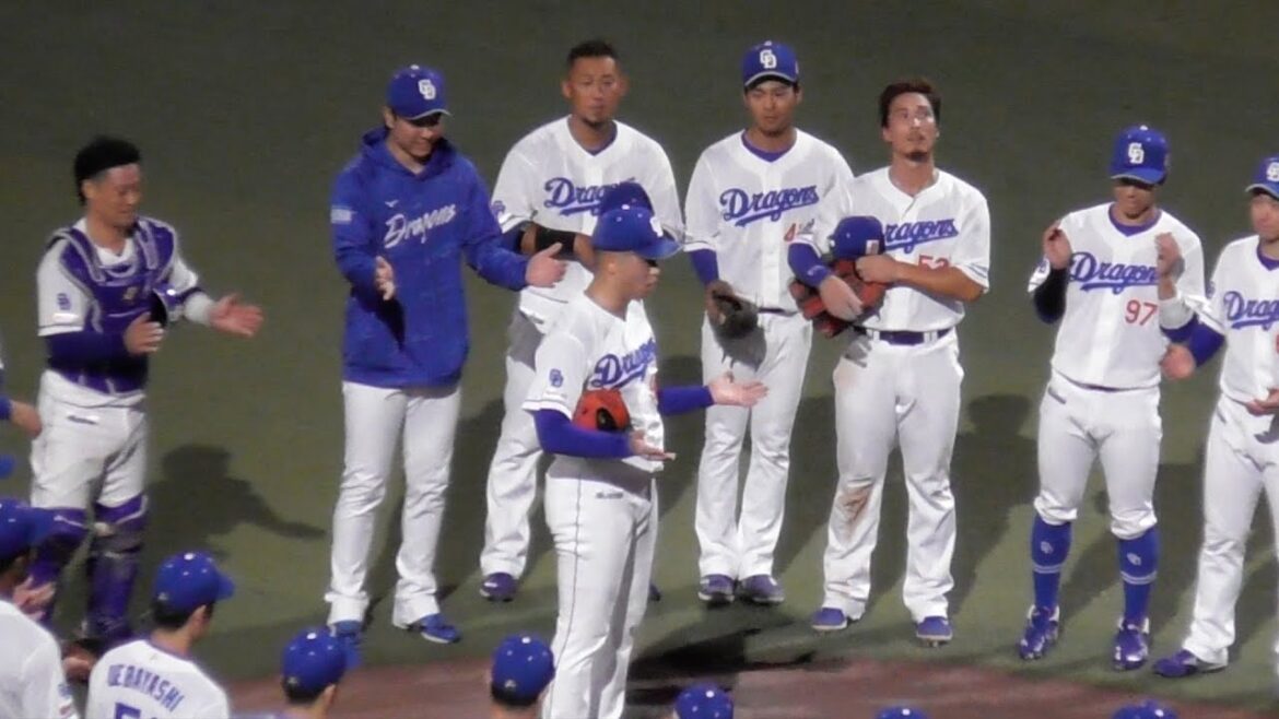 勝利の瞬間のドラゴンズベンチ  高橋宏斗に頭をなでられる龍空  復活の松山晋也が嬉しい一丁締め  細川成也が楽しそう　中日ドラゴンズVS広島東洋カープ　2025/08/09