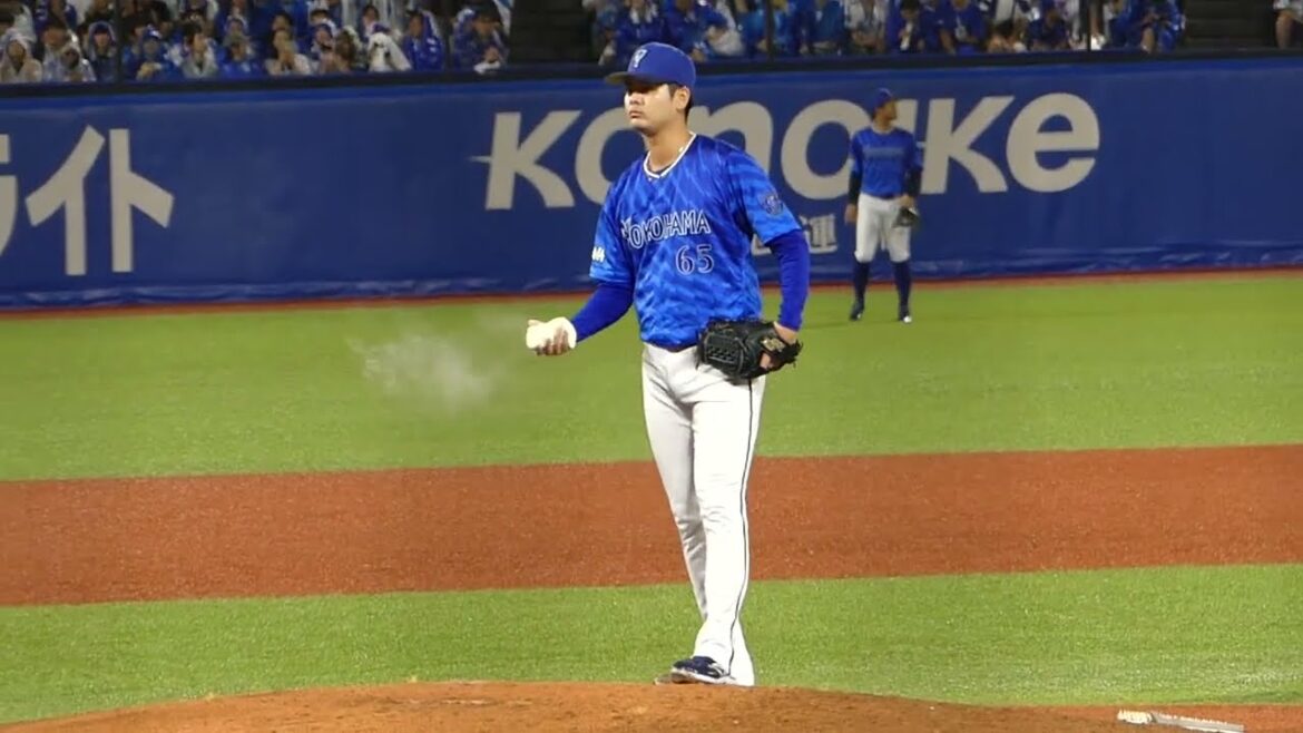 2025年8月12日 東京ヤクルト戦・宮城 滝太 投手の準備投球（ボールデッド中）