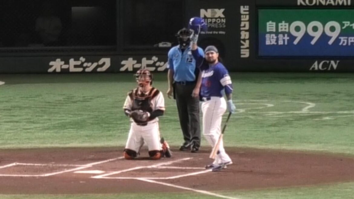 -2025.08.11-【NPB】２回表 チェイビス 竜党のバースデーソングの祝福に応え第１打席に入る 中日ドラゴンズ（vs読売）