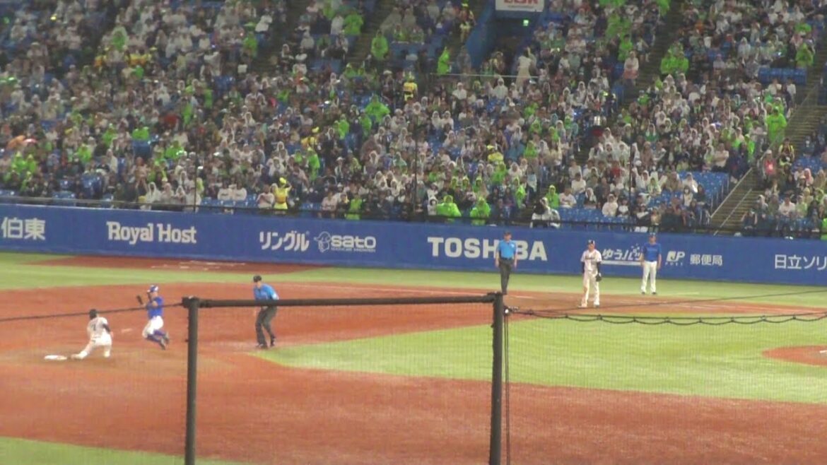 ヤクルト 古賀優大 盗塁阻止でナイスプレー 　林琢真は盗塁失敗　ヤクルト vs DeNA　2025年8月12日(火)　神宮球場