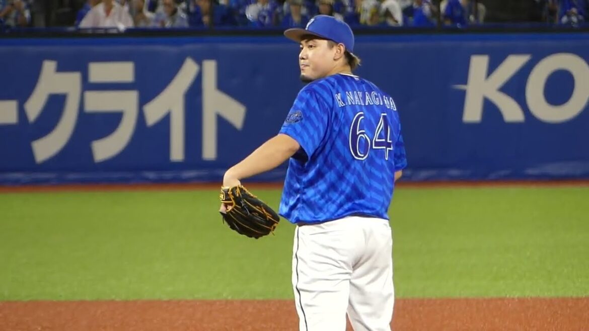 2025年8月12日 東京ヤクルト戦・中川 虎大 投手の準備投球（ボールデッド中）