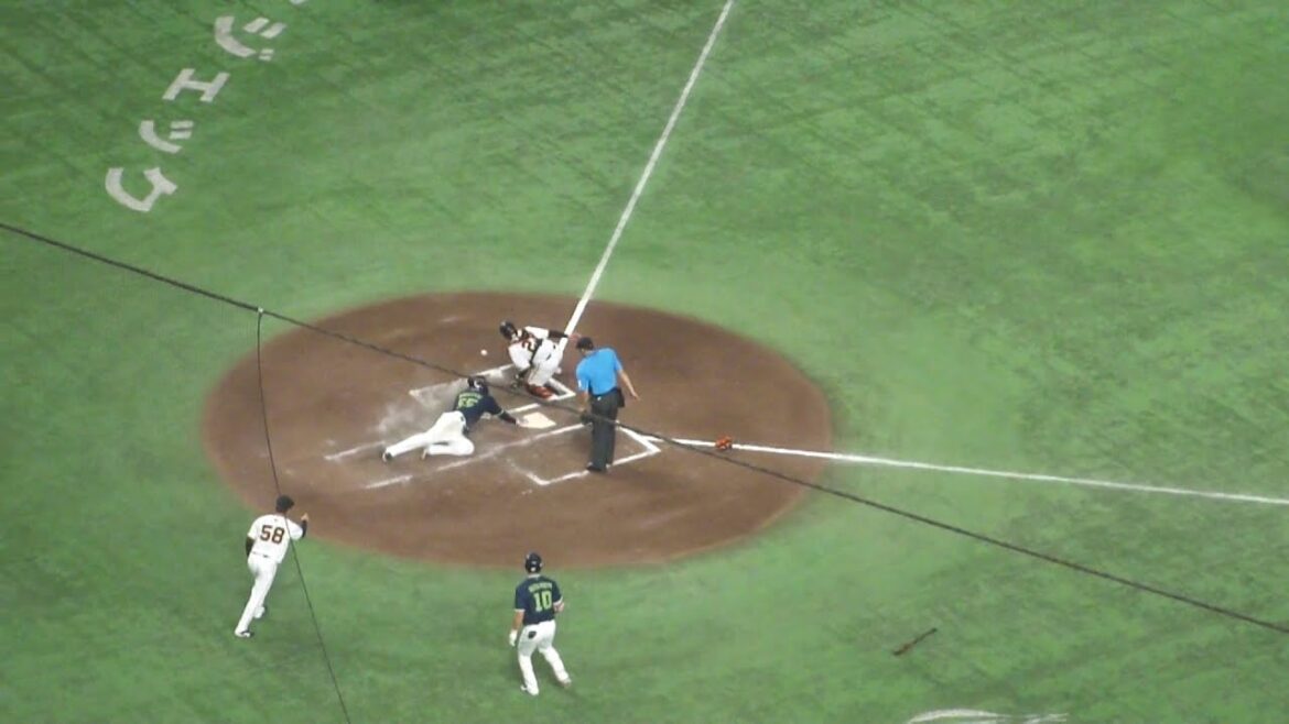 ヤクルト 中村悠平 同点タイムリーヒット　巨人 vs ヤクルト　2025年8月7日(木)　東京ドーム